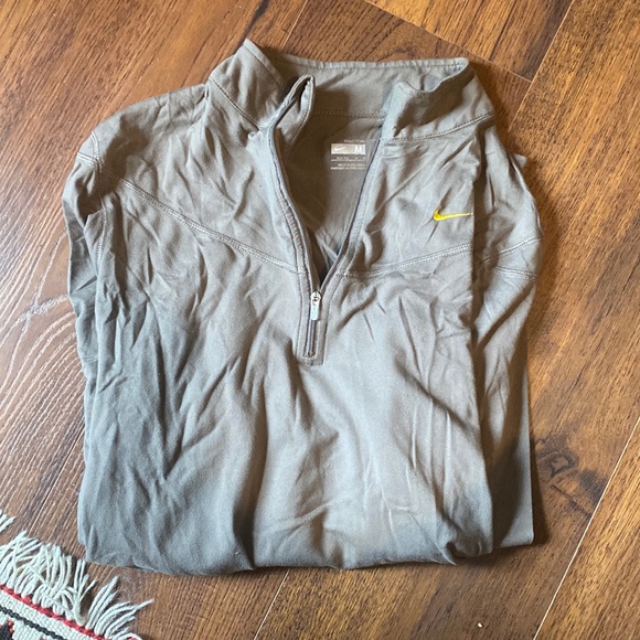Nike Fitdry size M     3/4 zip sweatshirt - Picture 2 of 5
